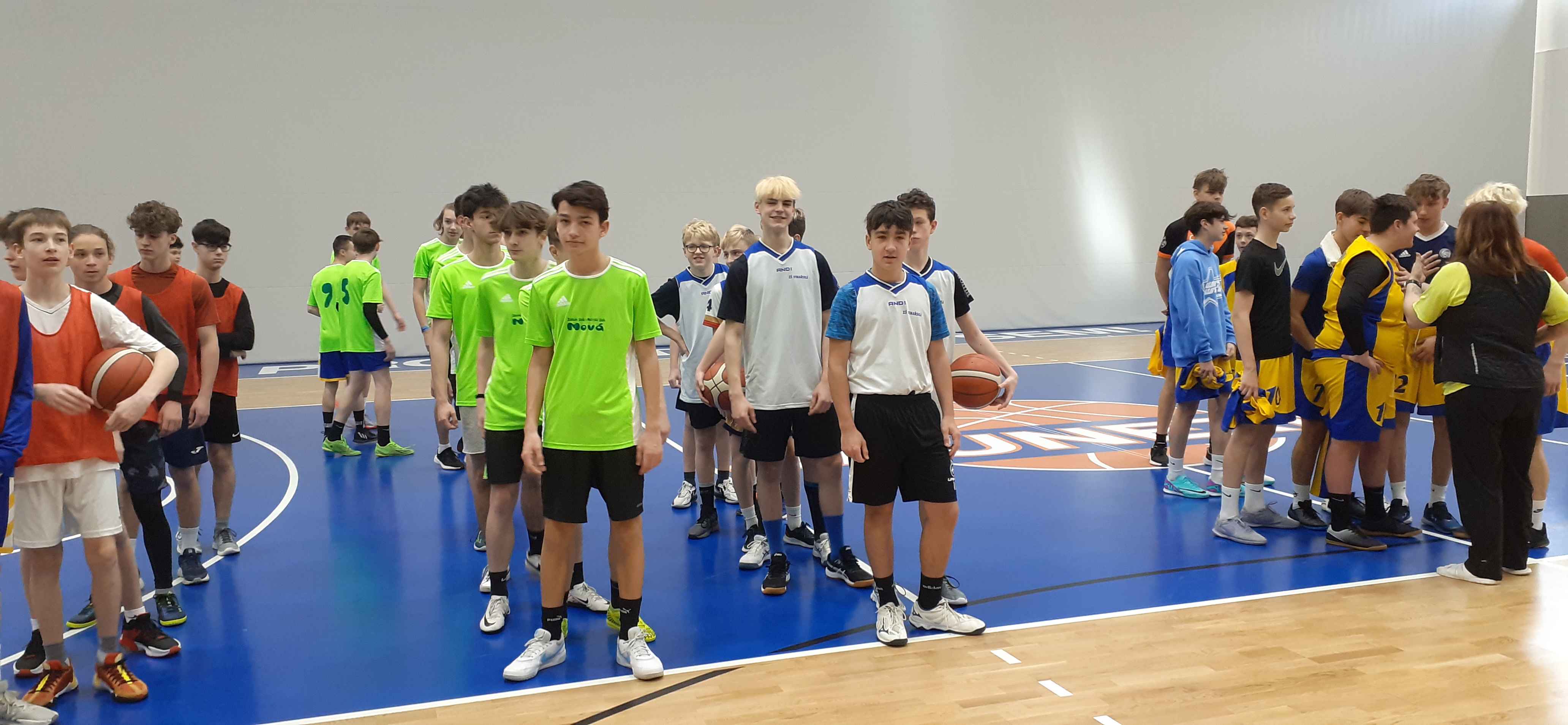 OF basketbal IV hoši